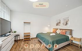 Sali Homes Elegant And Stylish Retreat In Heart Of Bayreuth, Close To River